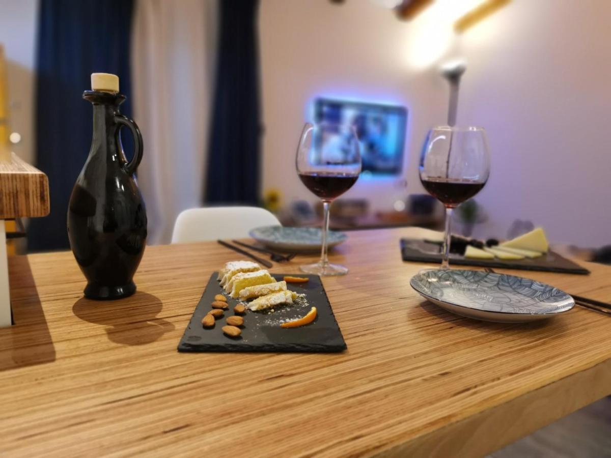 Novouredeni Apartman Marko Mundanije Eksteriør bilde